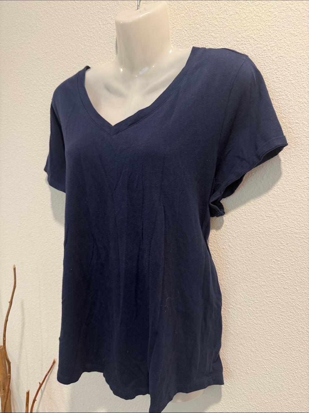 Old Navy Navy V-Neck Short Sleeve Tee - Relaxed Fit - Picture 3 of 6